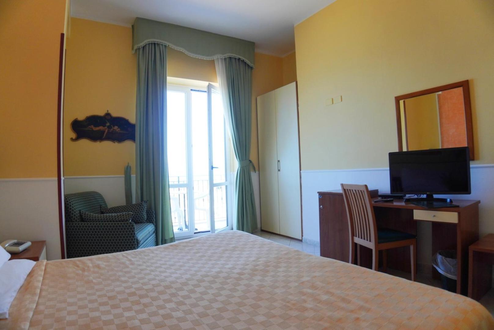 New Hotel Sonia Santa Maria di Castellabate Exterior photo
