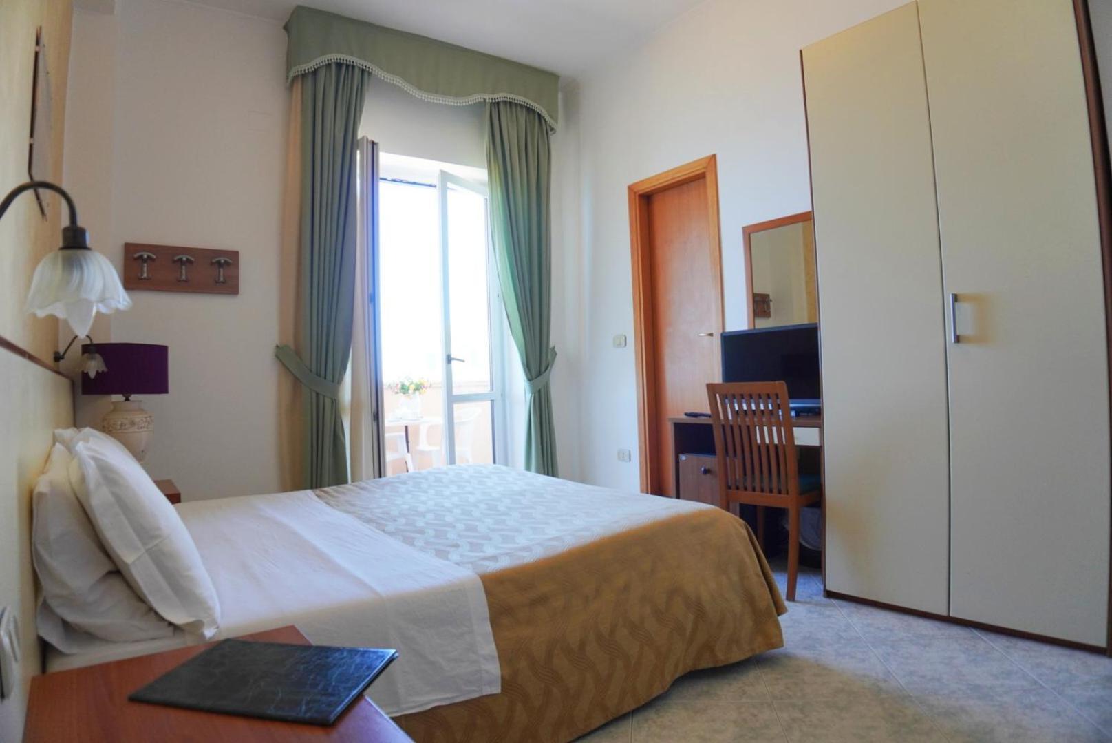 New Hotel Sonia Santa Maria di Castellabate Exterior photo