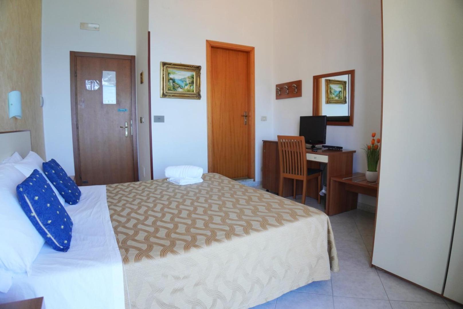 New Hotel Sonia Santa Maria di Castellabate Exterior photo